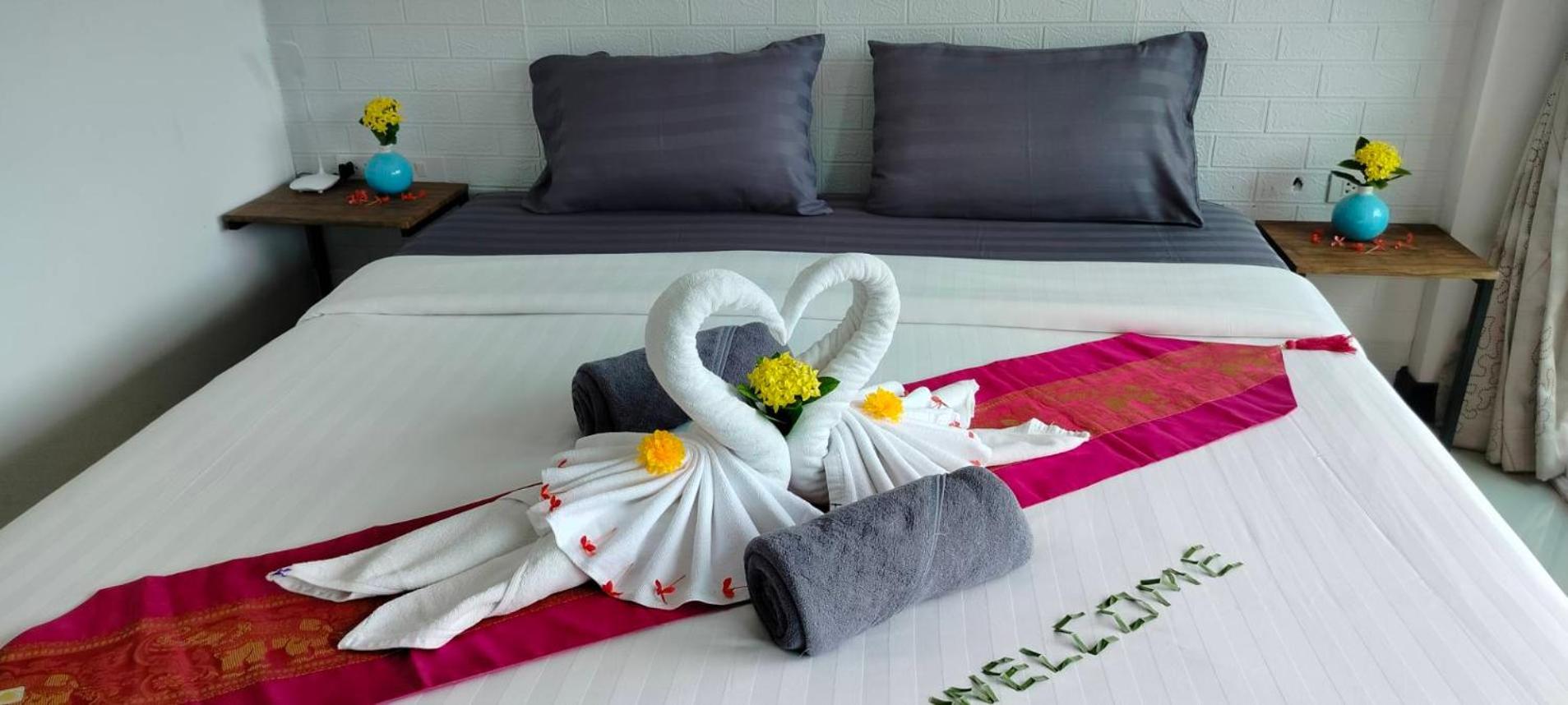 At Home Hotel Patong Exterior photo