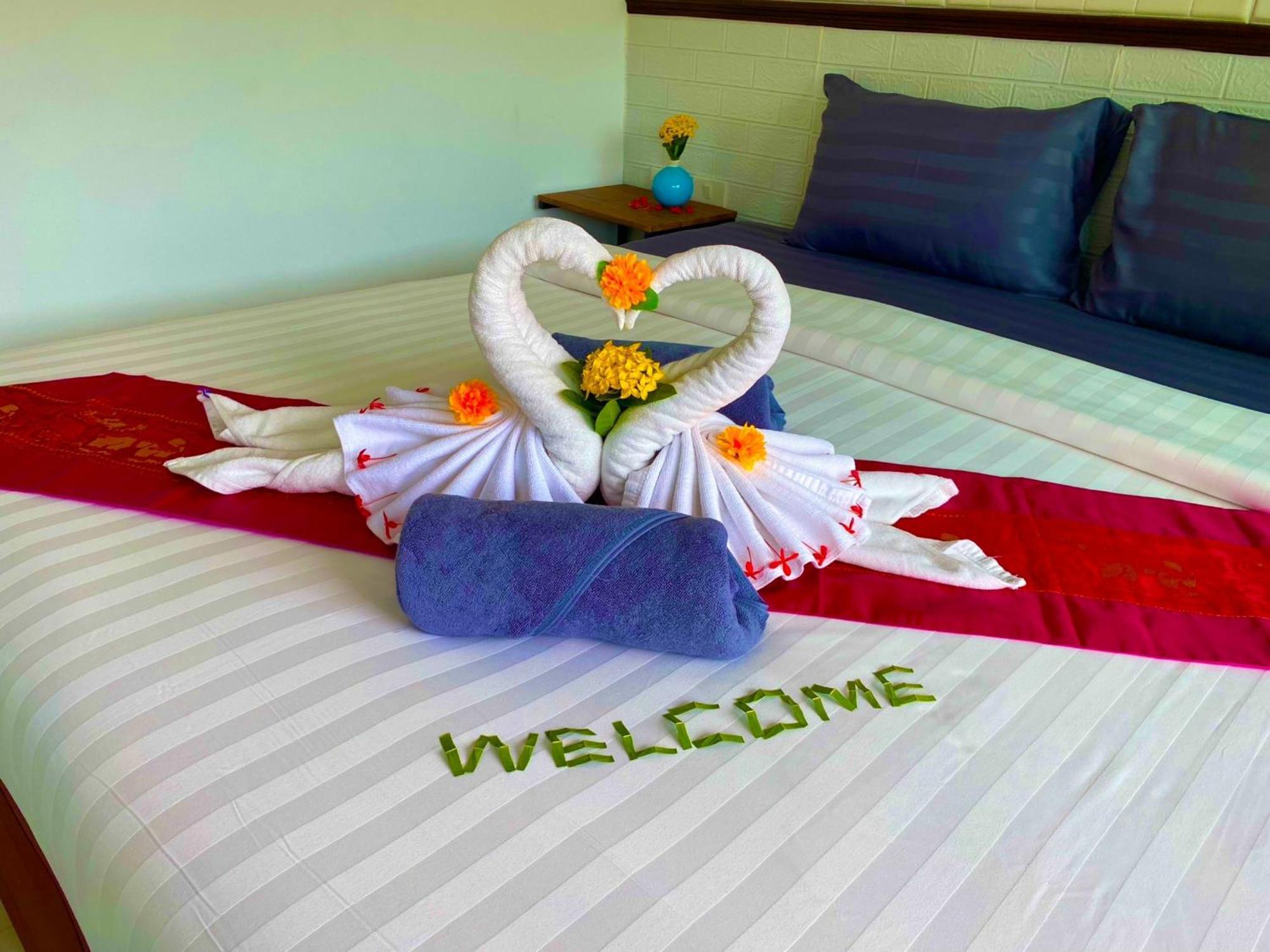 At Home Hotel Patong Exterior photo