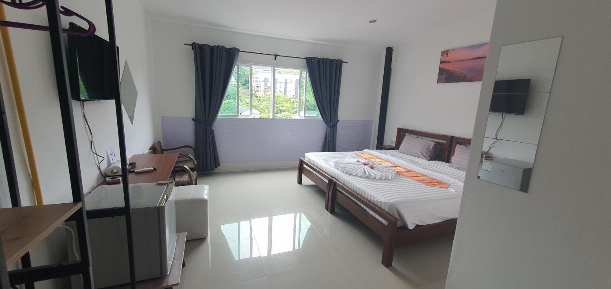 At Home Hotel Patong Exterior photo